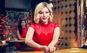 Các game thủ esports đang thi đấu trong một giải đấu lớn, thể hiện sự đa dạng của các môn thể thao tại moto88.